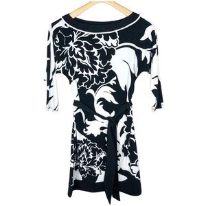 WHBM Black White Floral Print stretch 3/4 Sleeve Dress Size XXS